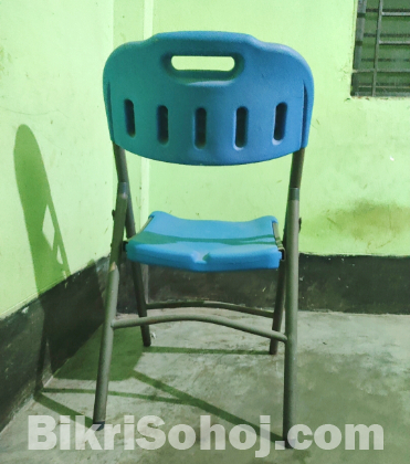 ফোল্ডিং চেয়ার বিক্রি হবে